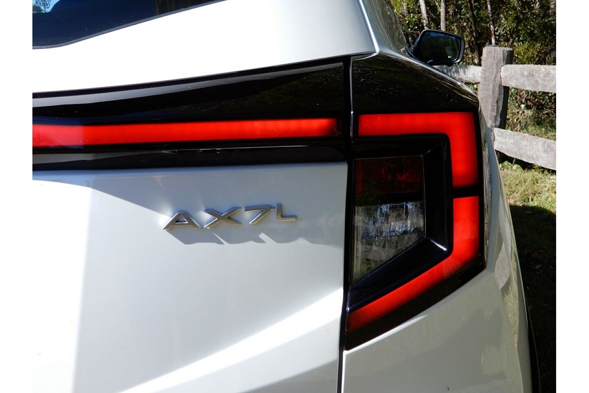 2025 Mahindra XUV 3XO AX7L