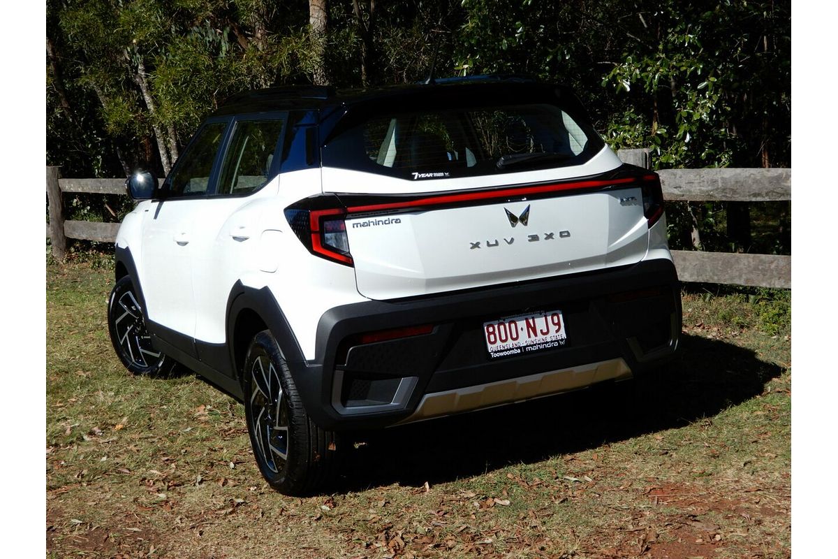 2025 Mahindra XUV 3XO AX7L