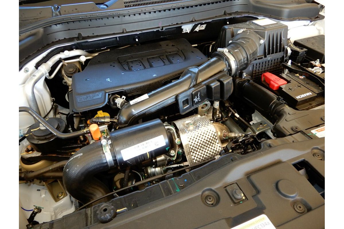 2025 Mahindra XUV 3XO AX7L