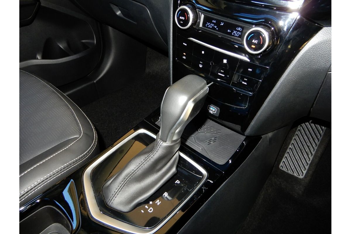 2025 Mahindra XUV 3XO AX7L