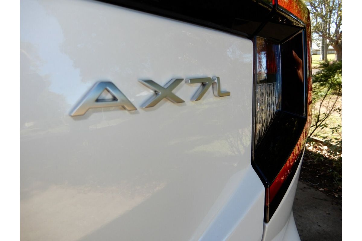 2025 Mahindra XUV 3XO AX7L