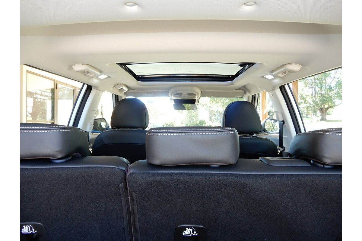 2025 Mahindra XUV 3XO AX7L