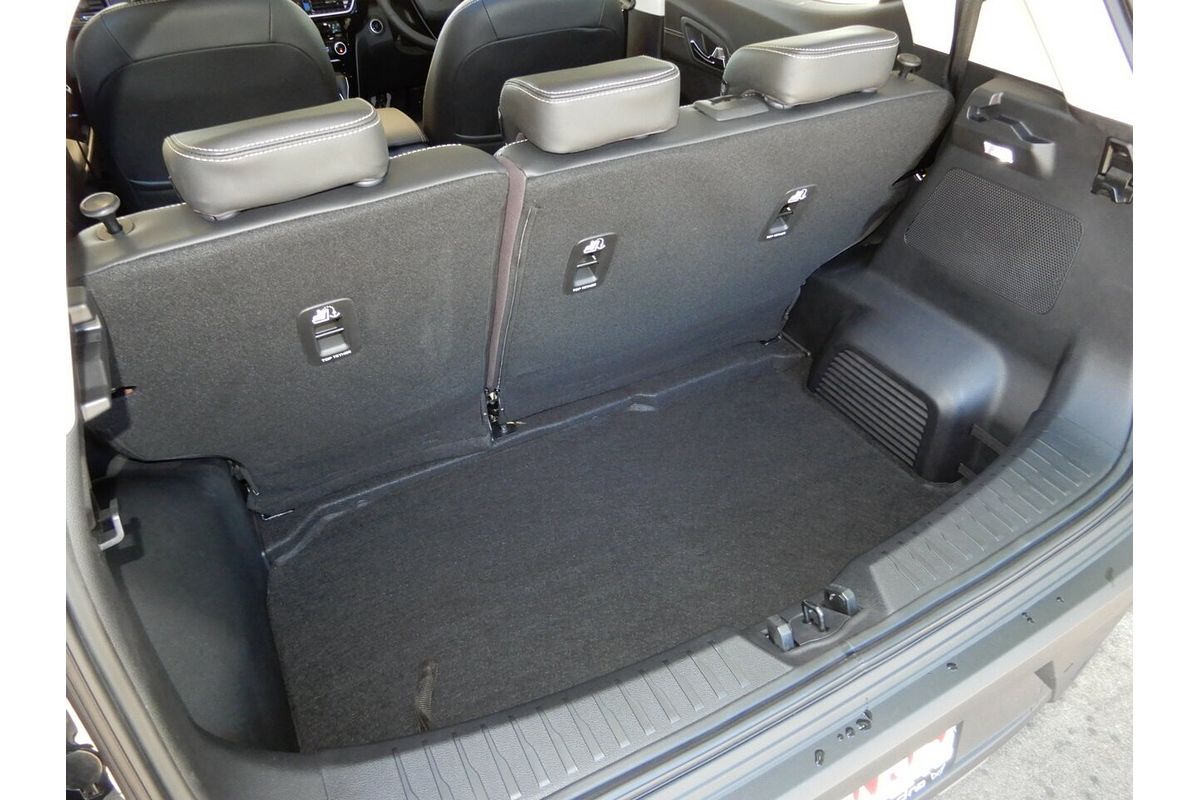 2025 Mahindra XUV 3XO AX7L