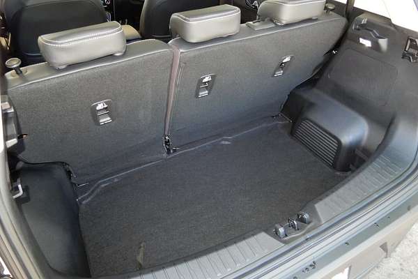 2025 Mahindra XUV 3XO AX7L