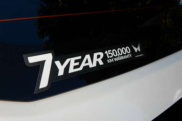 2025 Mahindra XUV 3XO AX7L