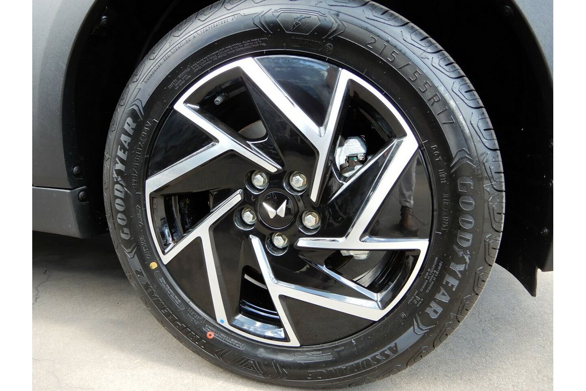 2025 Mahindra XUV 3XO AX7L