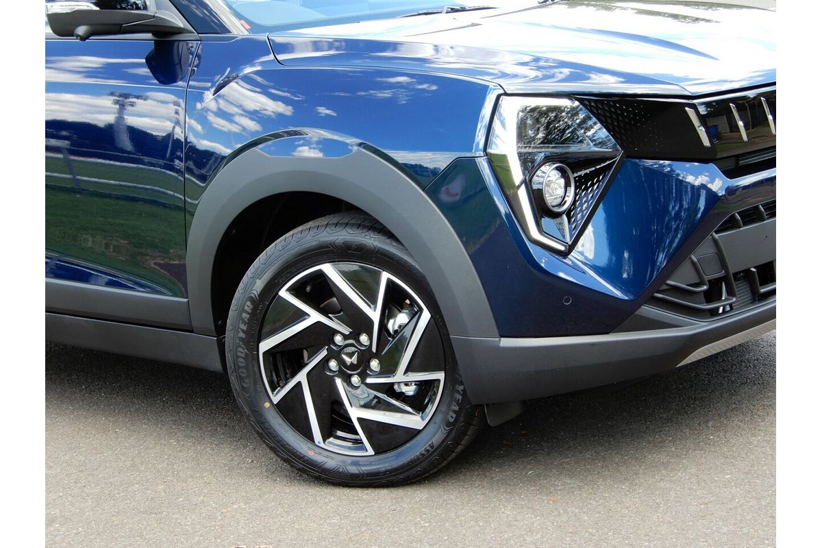 2025 Mahindra XUV 3XO AX7L