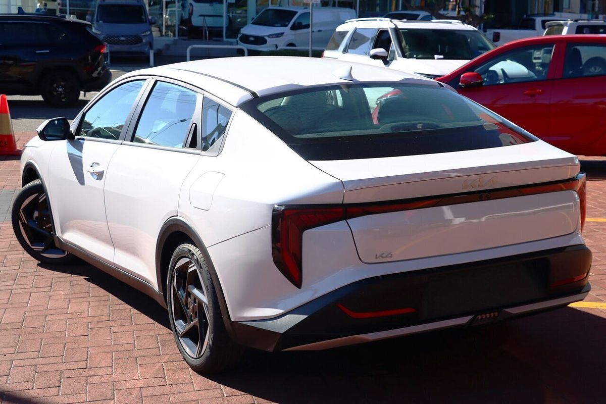 2025 Kia K4 Sport+ CL4m