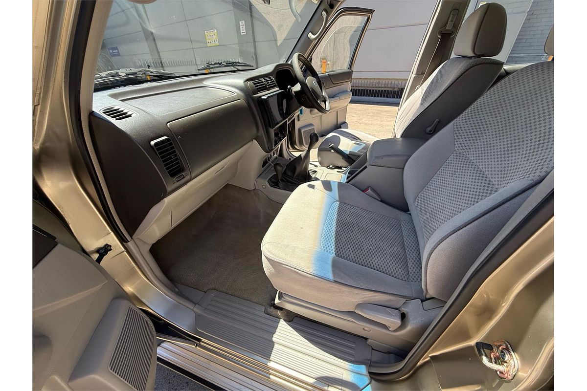 2003 Nissan Patrol ST GU III