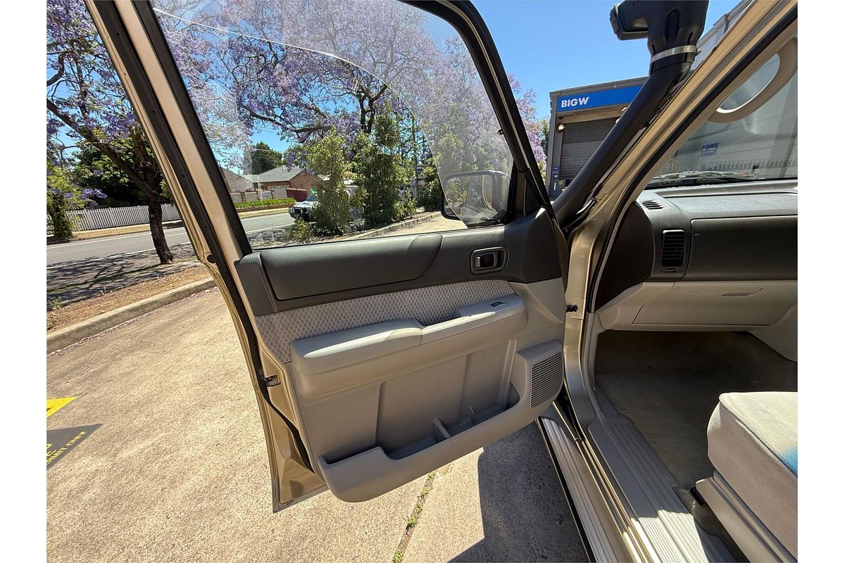 2003 Nissan Patrol ST GU III