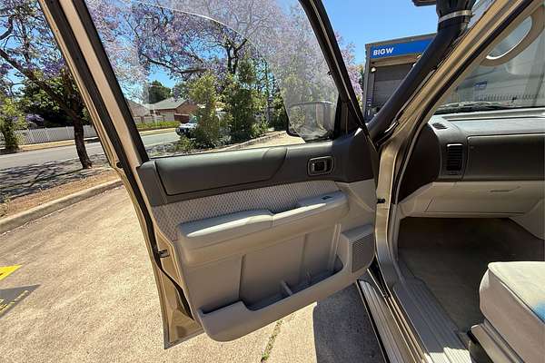 2003 Nissan Patrol ST GU III