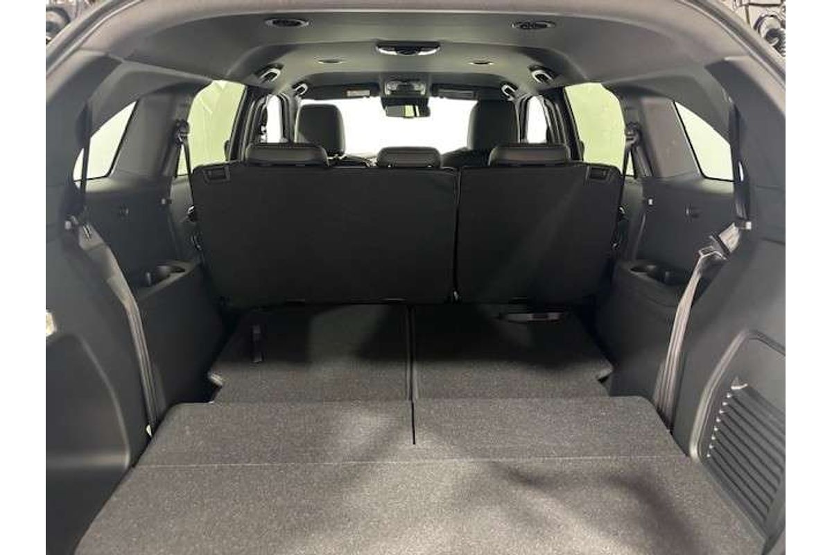 2025 Isuzu MU-X X-TERRAIN