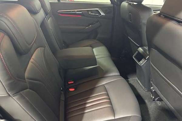 2025 Isuzu MU-X X-TERRAIN