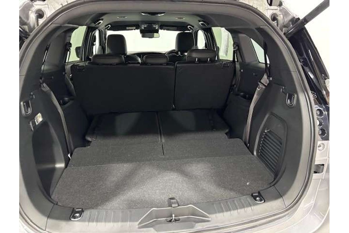 2025 Isuzu MU-X X-TERRAIN