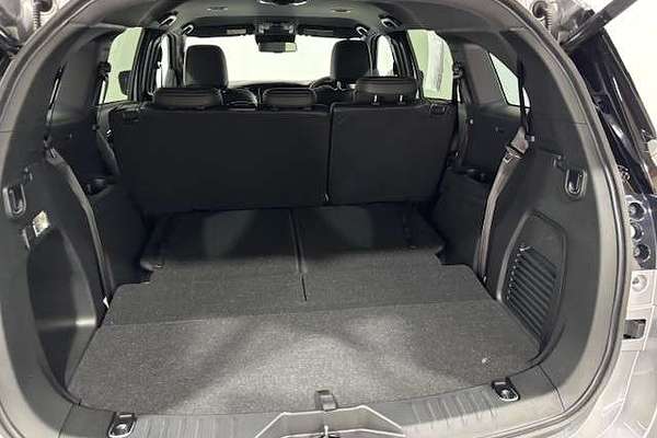 2025 Isuzu MU-X X-TERRAIN