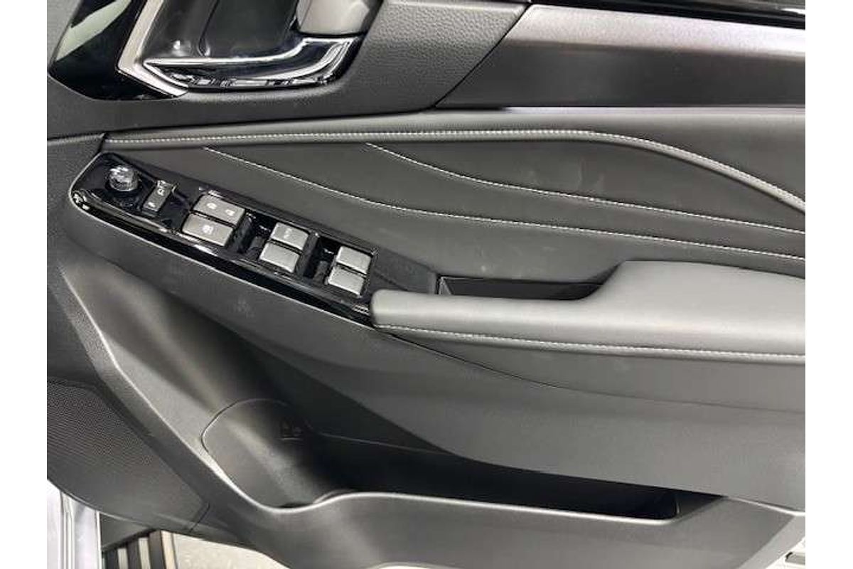 2025 Isuzu MU-X X-TERRAIN