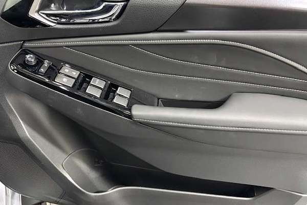 2025 Isuzu MU-X X-TERRAIN