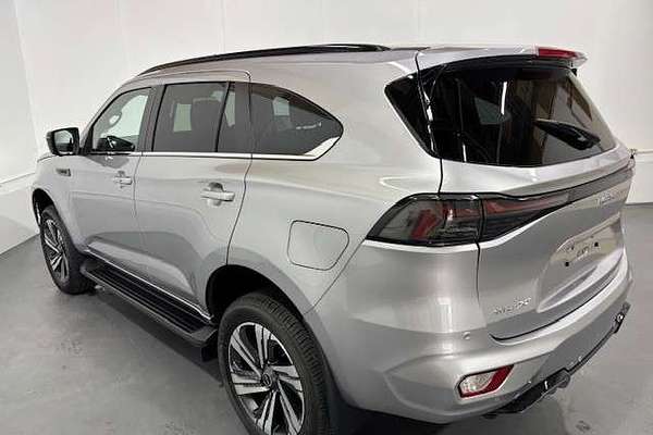 2025 Isuzu MU-X X-TERRAIN