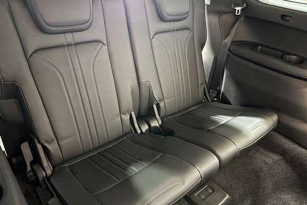 2025 Isuzu MU-X X-TERRAIN