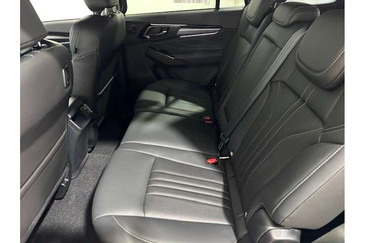 2025 Isuzu MU-X X-TERRAIN