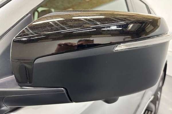 2025 Isuzu MU-X X-TERRAIN