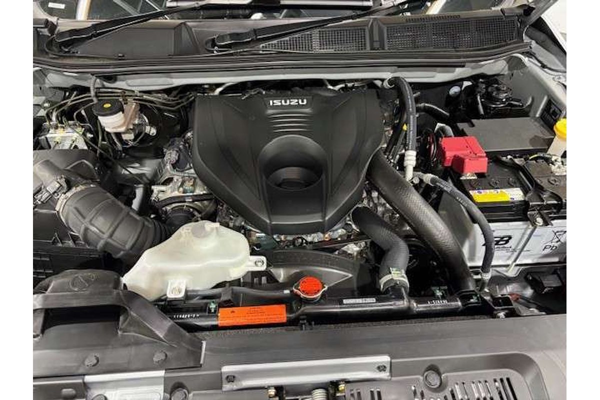 2025 Isuzu MU-X X-TERRAIN