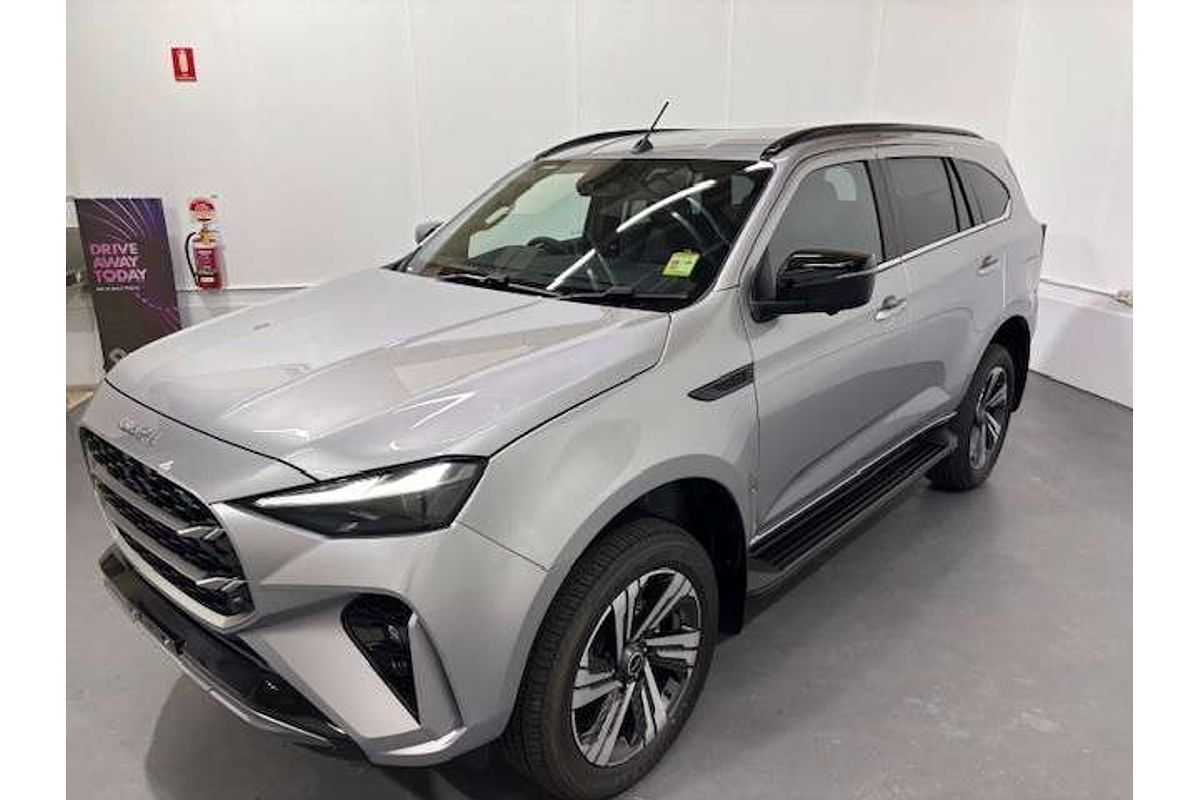 2025 Isuzu MU-X X-TERRAIN