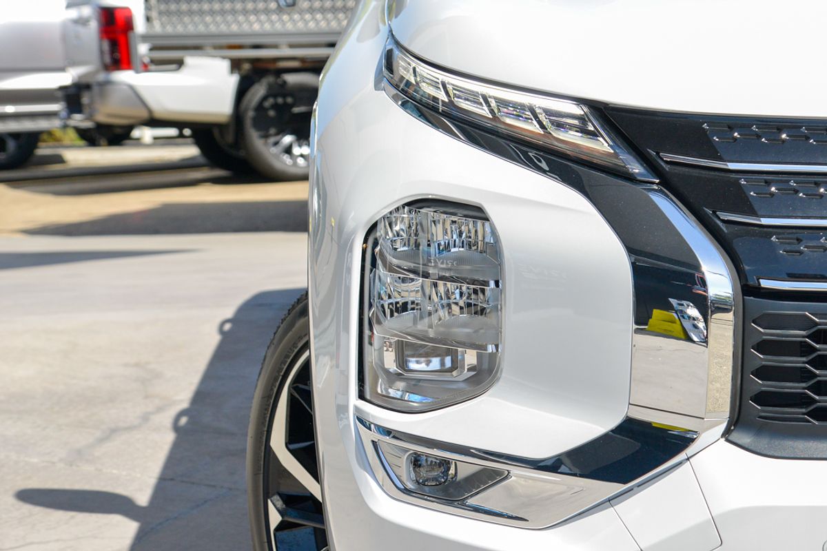 2024 Mitsubishi Outlander PHEV Exceed Tourer ZM