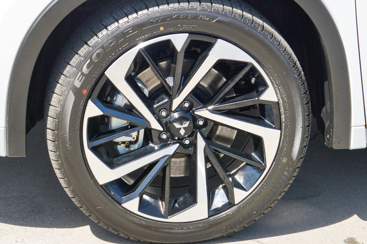 2024 Mitsubishi Outlander PHEV Exceed Tourer ZM