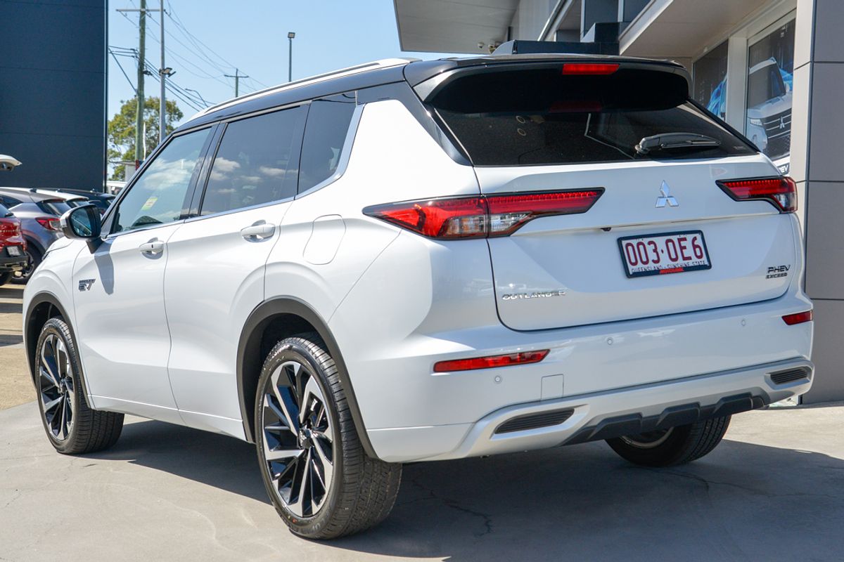2024 Mitsubishi Outlander PHEV Exceed Tourer ZM