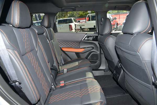 2024 Mitsubishi Outlander PHEV Exceed Tourer ZM