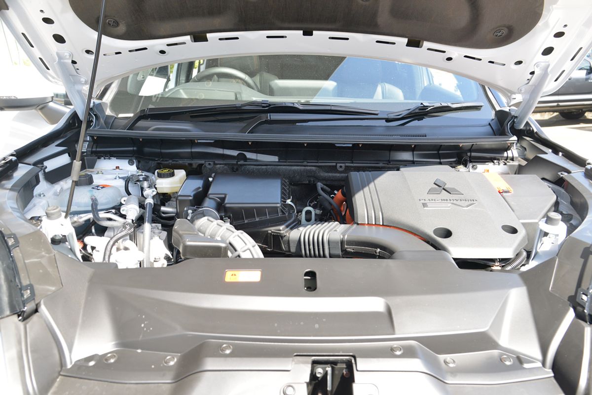 2024 Mitsubishi Outlander PHEV Exceed Tourer ZM