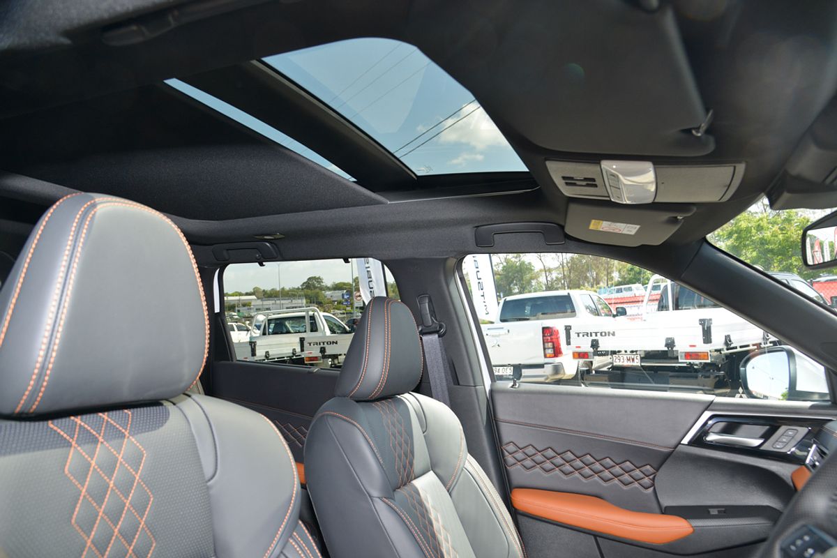 2024 Mitsubishi Outlander PHEV Exceed Tourer ZM