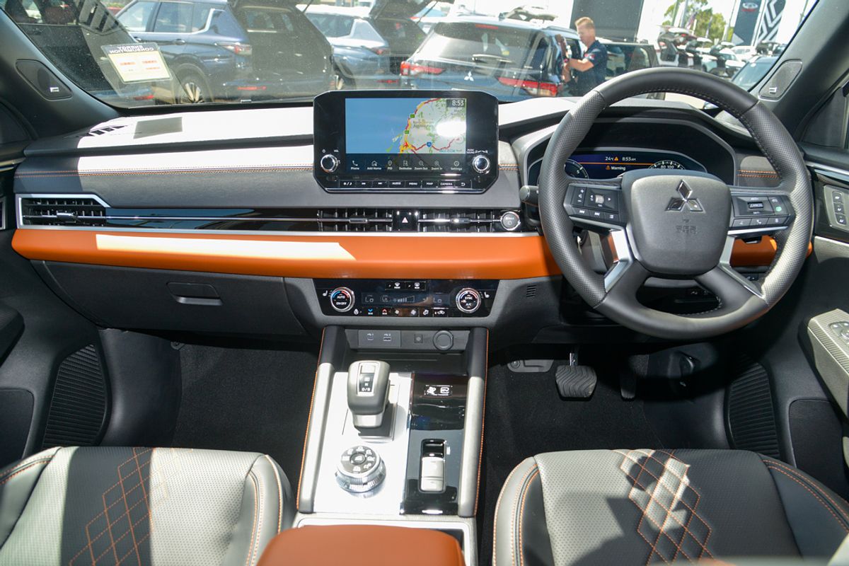 2024 Mitsubishi Outlander PHEV Exceed Tourer ZM