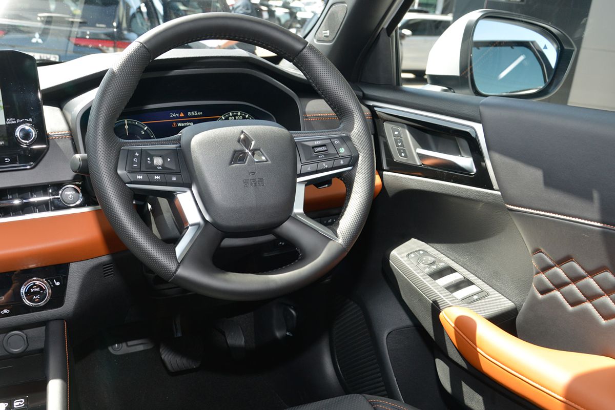 2024 Mitsubishi Outlander PHEV Exceed Tourer ZM