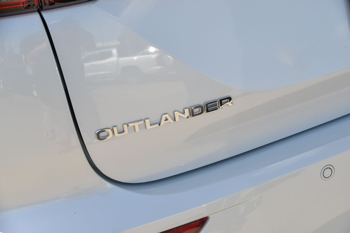 2024 Mitsubishi Outlander PHEV Exceed Tourer ZM