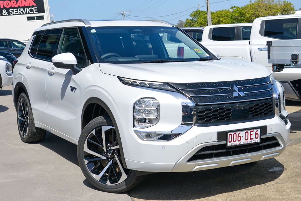 2024 Mitsubishi Outlander PHEV Exceed ZM