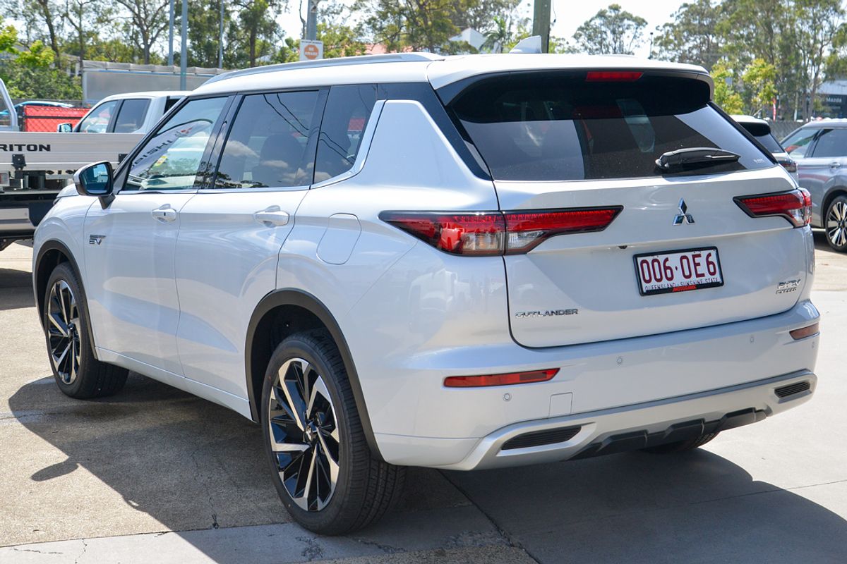 2024 Mitsubishi Outlander PHEV Exceed ZM