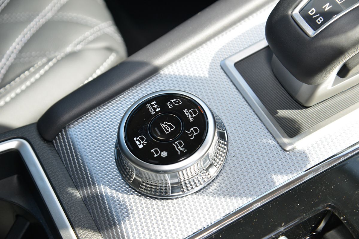 2024 Mitsubishi Outlander PHEV Exceed ZM