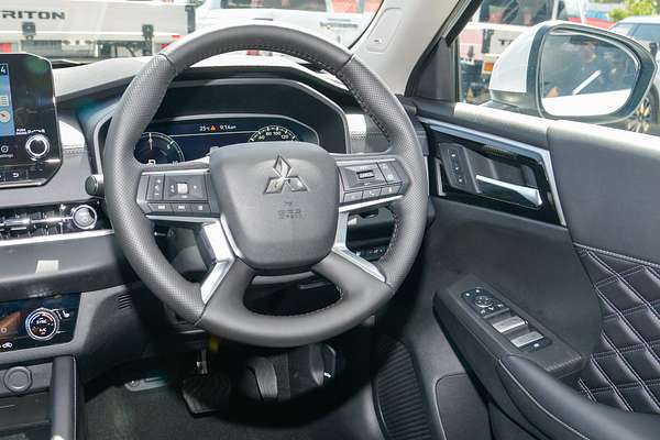 2024 Mitsubishi Outlander PHEV Exceed ZM