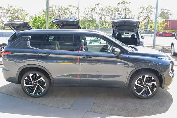 2025 Mitsubishi Outlander PHEV Exceed ZM