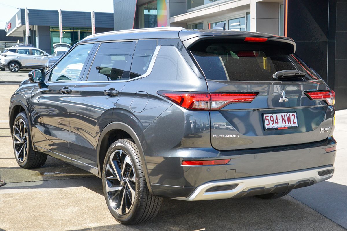 2025 Mitsubishi Outlander PHEV Exceed ZM