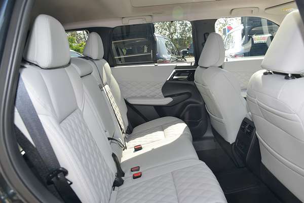 2025 Mitsubishi Outlander PHEV Exceed ZM