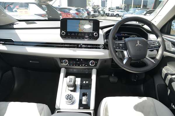 2025 Mitsubishi Outlander PHEV Exceed ZM