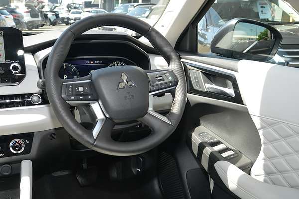 2025 Mitsubishi Outlander PHEV Exceed ZM