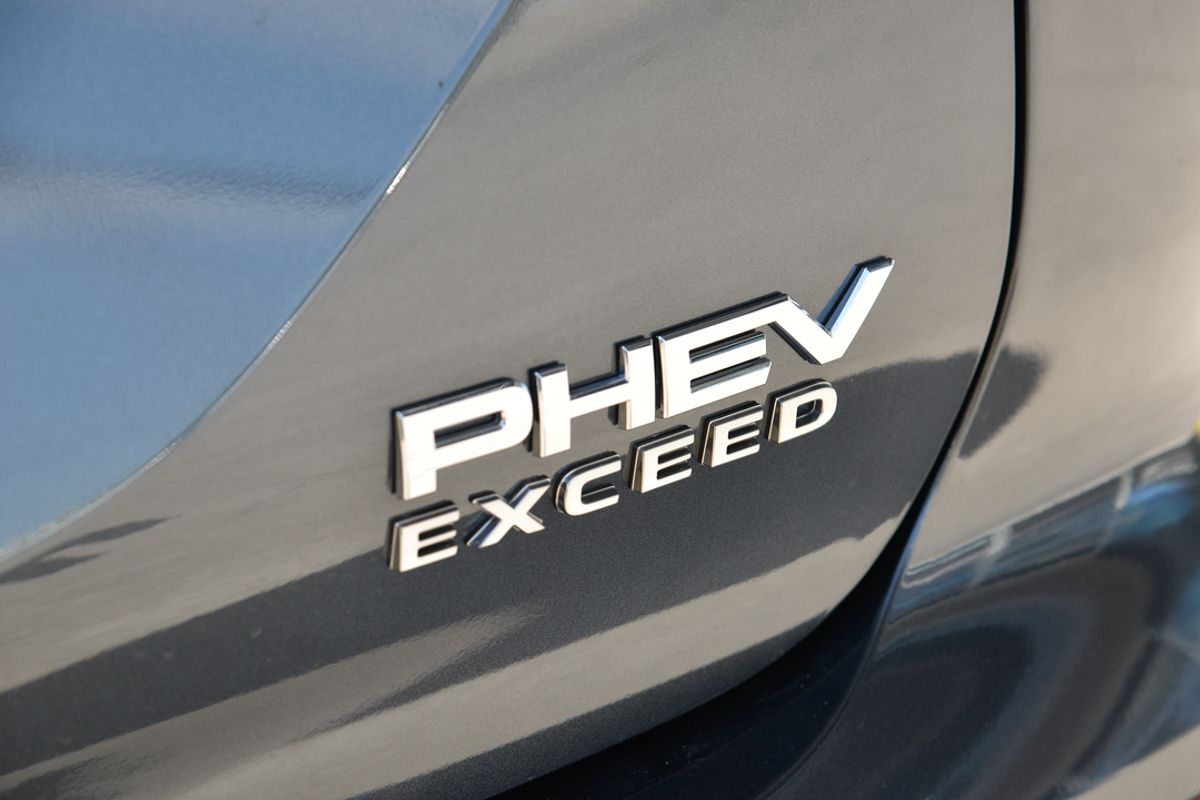 2025 Mitsubishi Outlander PHEV Exceed ZM