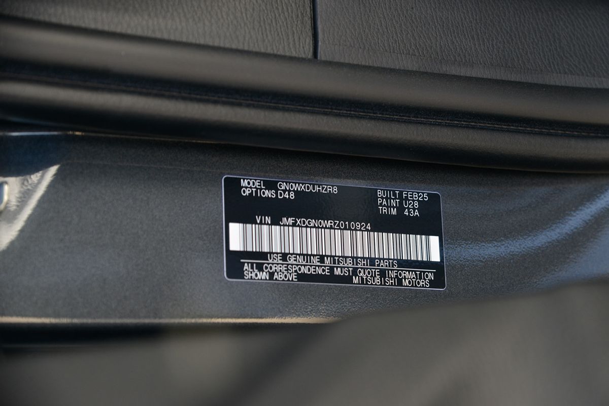 2025 Mitsubishi Outlander PHEV Exceed ZM