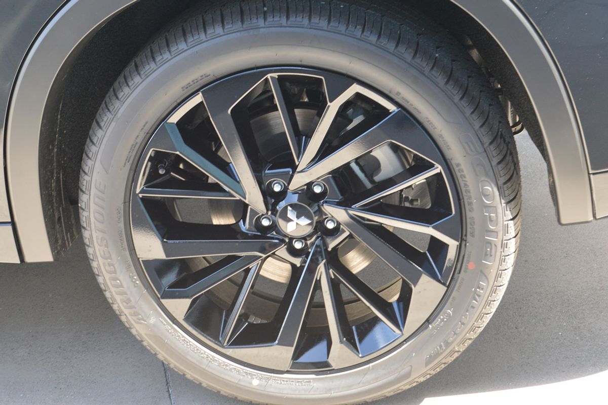 2024 Mitsubishi Outlander PHEV GSR ZM