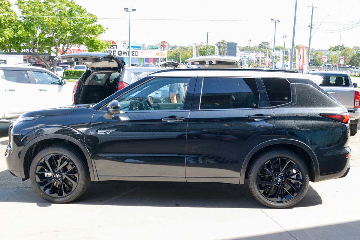 2024 Mitsubishi Outlander PHEV GSR ZM