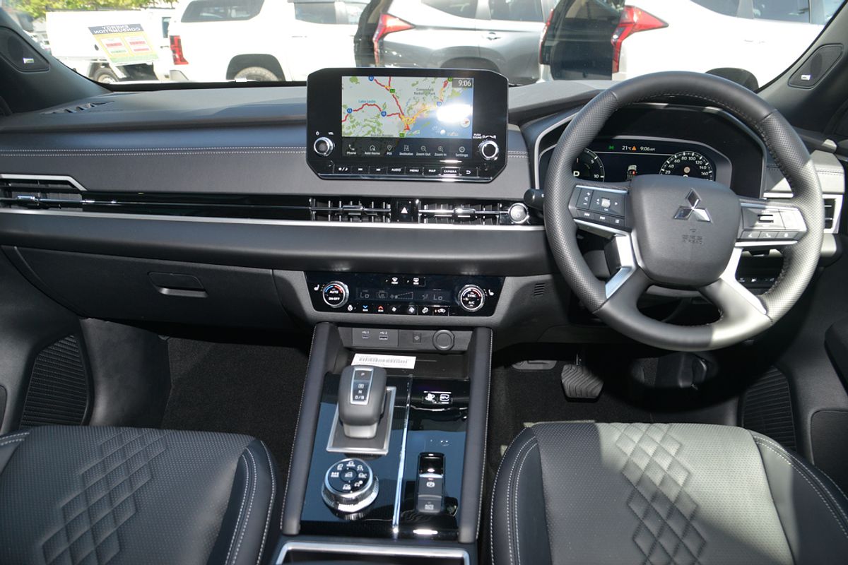 2024 Mitsubishi Outlander PHEV GSR ZM